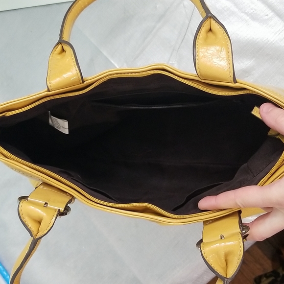 Yellow Purse. - Picture 4 of 4
